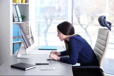 To avoid back pain during sedentary office work, you need to take breaks